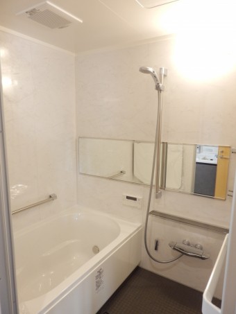 こだわりのコの字型キッチン＆スタイリッシュな水廻り設備にリフォーム